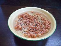 红枣花生眉豆猪脚筋汤的做法步骤4