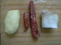 土豆腊肠焖饭的做法步骤1