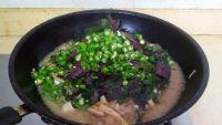农家紫苏鱼泡香鱼锅的做法步骤10