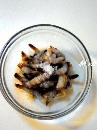 鲜虾菱角汤的做法步骤2