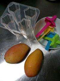 芒果冰棍的做法步骤1