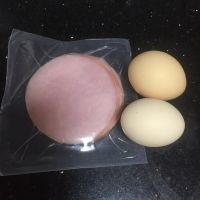 西式火腿片焗鸡蛋的做法步骤1
