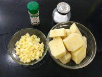 土豆黄金甲的做法步骤1