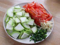 西红柿瓠子热汤面的做法步骤6