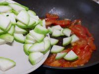 西红柿瓠子热汤面的做法步骤9