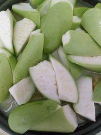 玉米胡瓜炖猪脚的做法步骤6