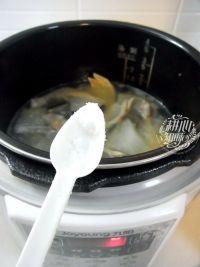 冬瓜鸭掌汤的做法步骤6