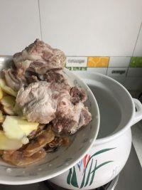 老瓜蛏干排骨汤的做法步骤3