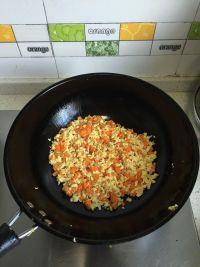 鸡蛋虾仁焗饭的做法步骤4