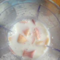 水蜜桃奶昔的做法步骤4
